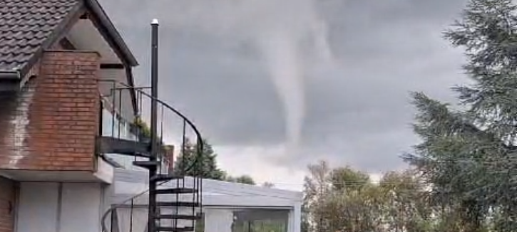 Möglicherweise Tornados in Voerde und Rheinberg